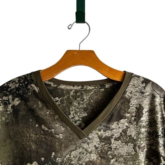 SHE Outdoor Camo V-Neck Tee Size XL NWOT 10 0501 - Picture 2 of 5